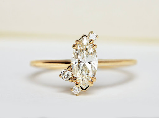 Beauty and Price of A 7 Carat Diamond Ring